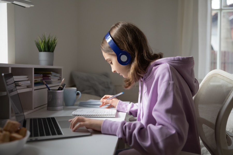 Bureau adolescent : comment l'aider à s'organiser ?