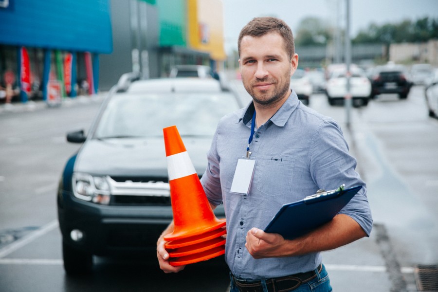 Comment devenir moniteur d'auto-école indépendant ?