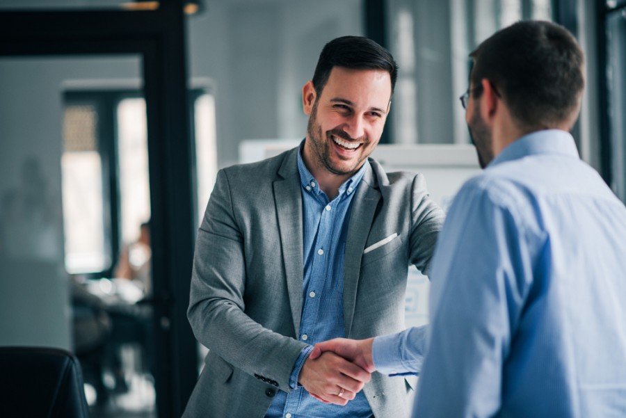 Quelle est l'importance de l'Intitulé de poste dans le processus de recrutement ?