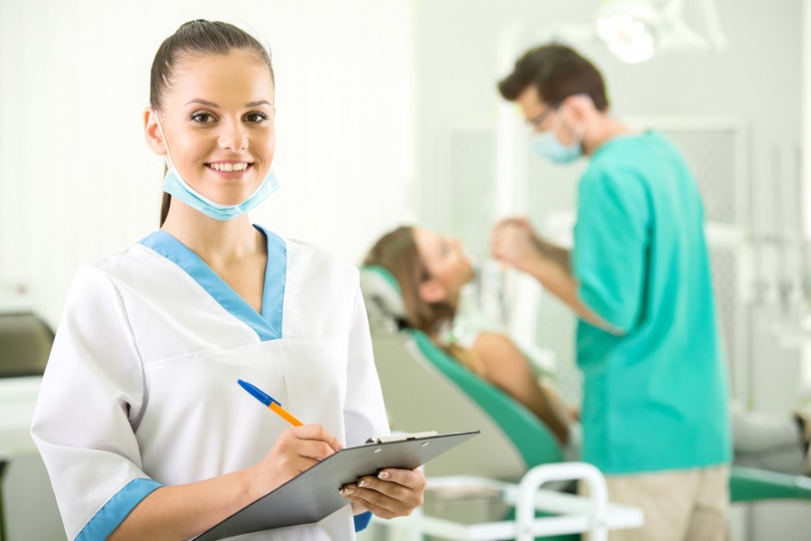 Quelles sont les meilleures formations pour devenir assistant dentaire ?